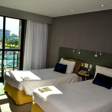 Grand Mercure Brasilia Eixo Monumental Exterior photo A room at the hotel